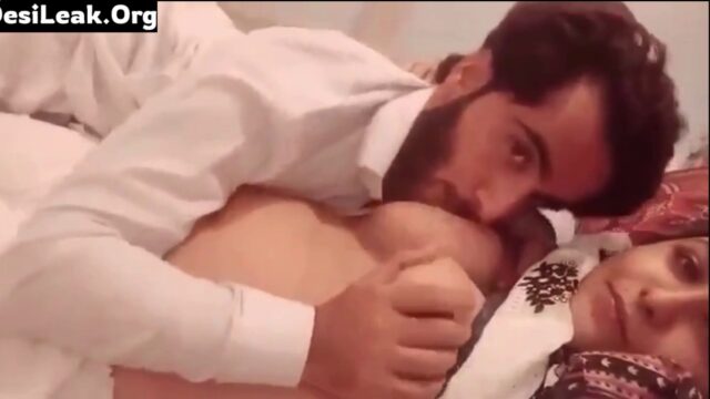 Cute Multani wife mast boobs sucked and giving blowjob mms video